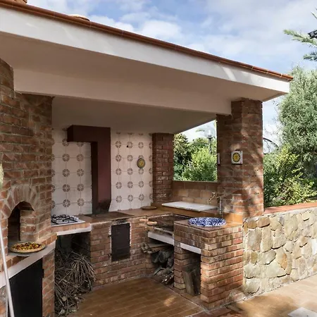 Villa Santa Lucia *