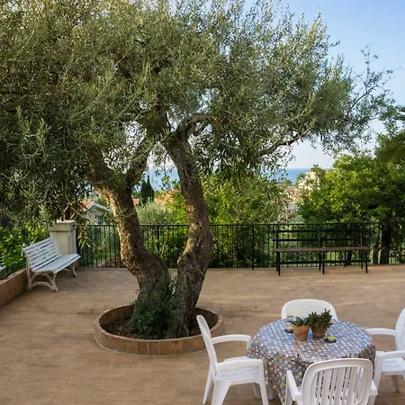 Santa Lucia Villa Cefalu
